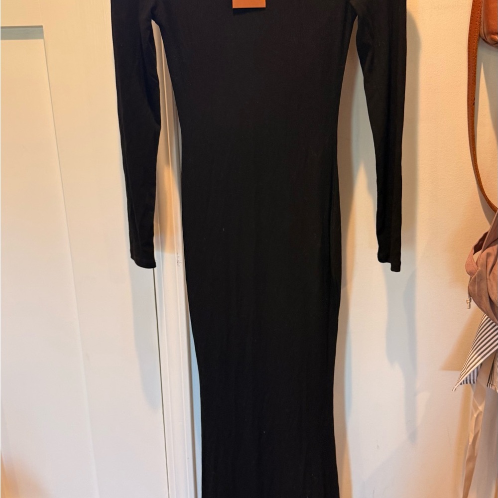 ReoRia Classic Black Long Sleeve Dress